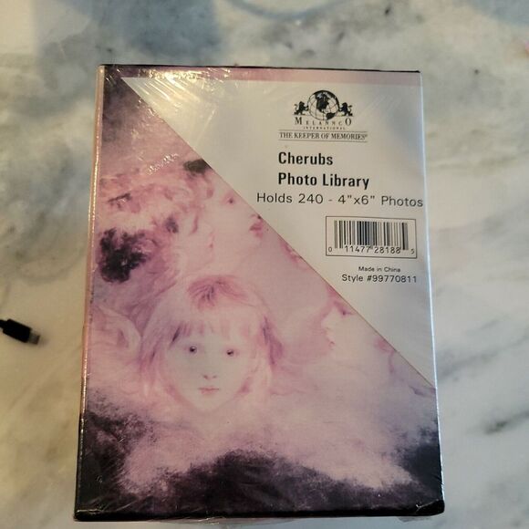 Melannco International - The‎ Keeper of Memories - Cherubs Themed Photo Library - Picture 1 of 4